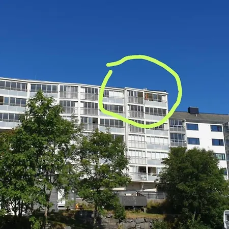 Sentrumsnaer Toppleilighet Pa 70M3 Med 22M3 Balkong Ålesund Buitenkant foto